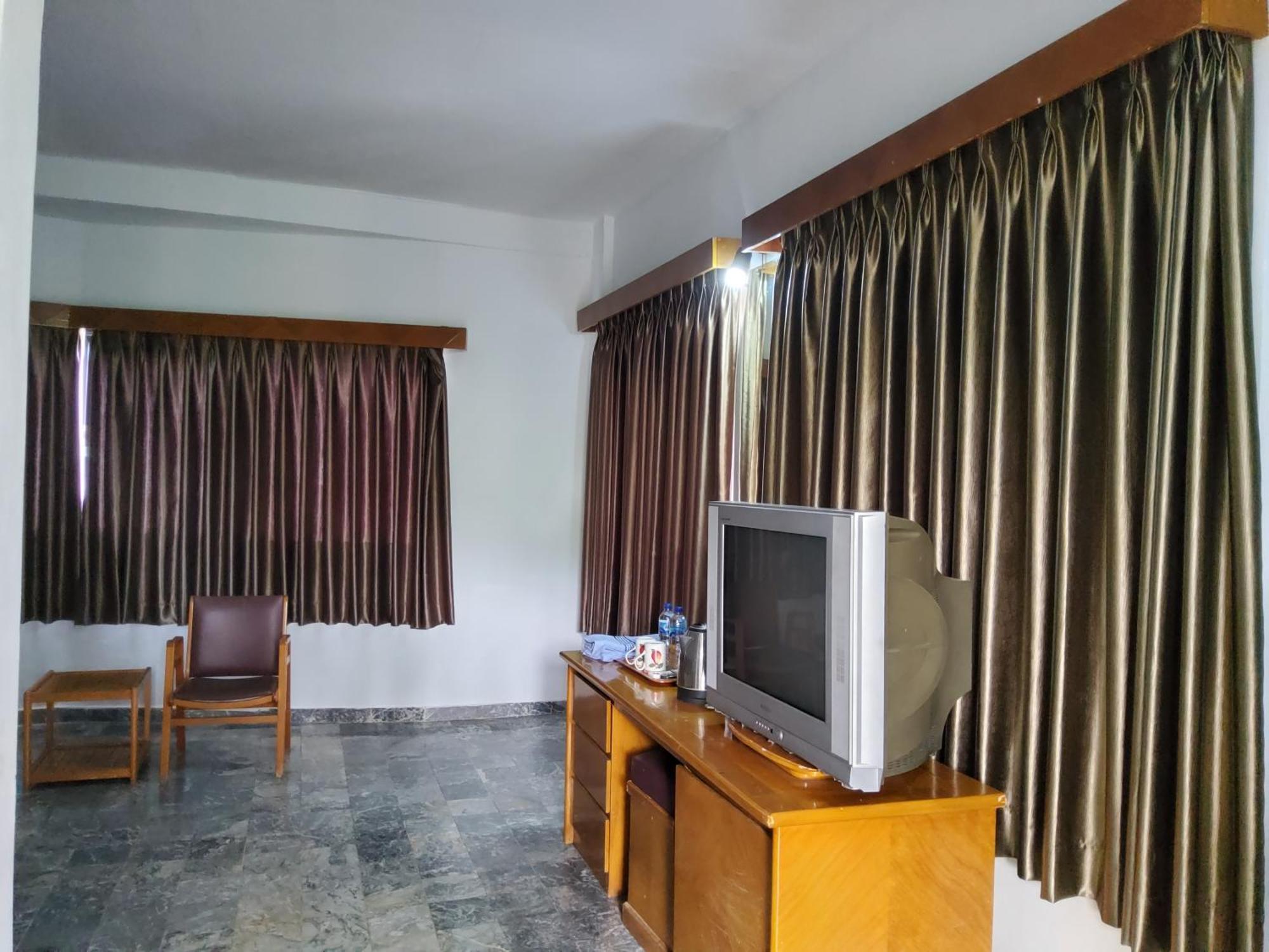 Hotel Kumala Samudra Cikakak Экстерьер фото